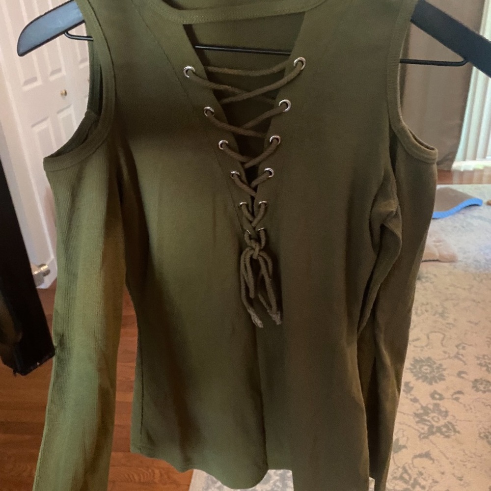 Abercrombie top